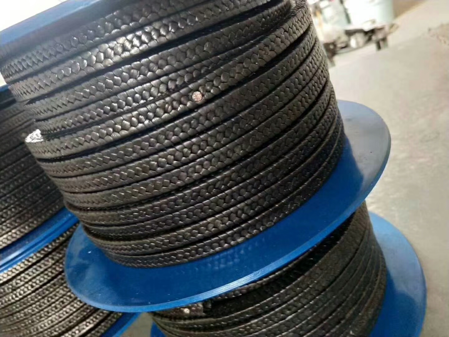 耐腐蝕黑色四氟盤根-四氟盤根